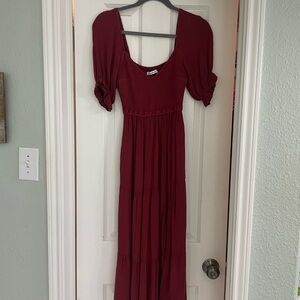 Elegant Burgundy Maxi Dress